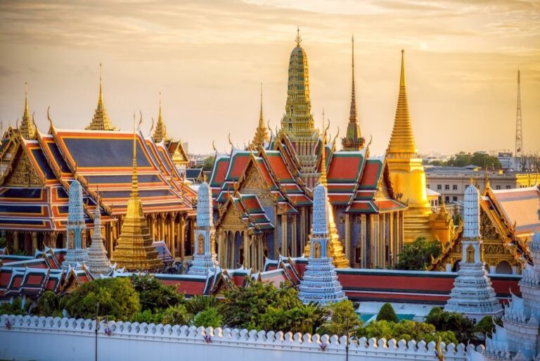 The Ultimate 10-Day Thailand Itinerary: Bangkok Chiang Mai & Phuket Adventure Guide